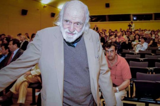 Στον Νάνο Βαλαωρίτη