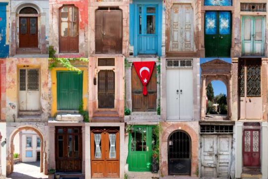 Ανθρωποι στις δύο ακτές