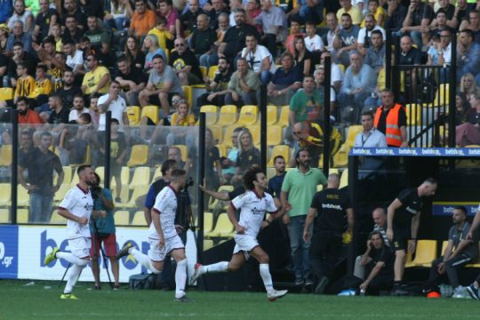 Ο Άρης τις μεγάλες ευκαιρίες, η ΑΕΛ την ιστορική νίκη