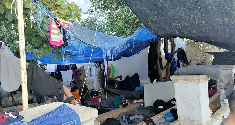 Ανθρωποι πεταμένοι στον δρόμο…