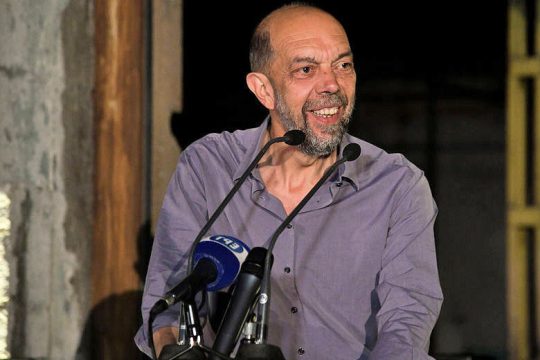 «Θέλουν και το μικρό ραδιόφωνο του Πειραιά μονόφωνο»