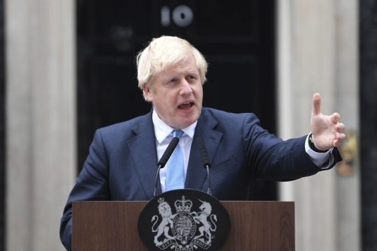 Σχέδια για κάλπες πριν το Brexit
