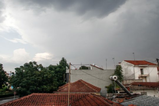 Φθινόπωρο από σήμερα με καταιγίδες και ισχυρούς ανέμους