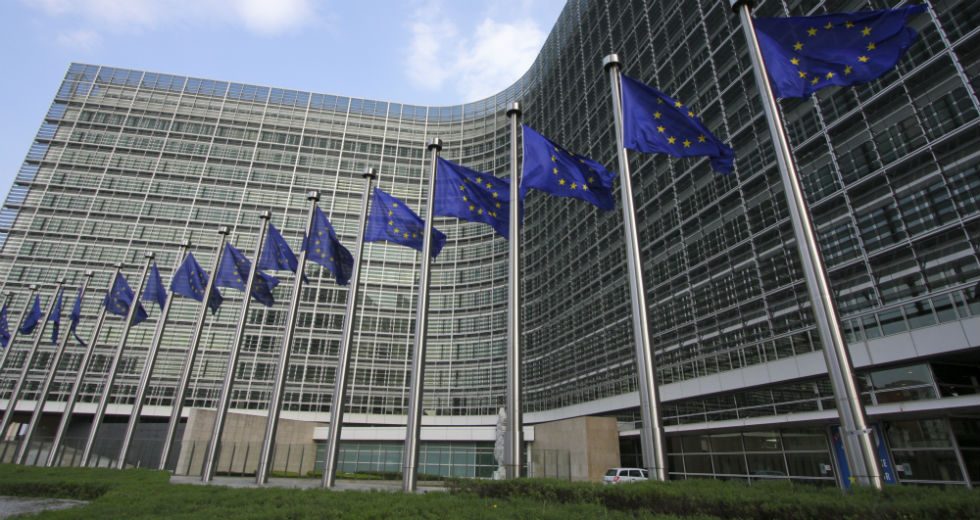 Εμπλοκή με τους υποψήφιους επιτρόπους Ρουμανίας και Ουγγαρίας