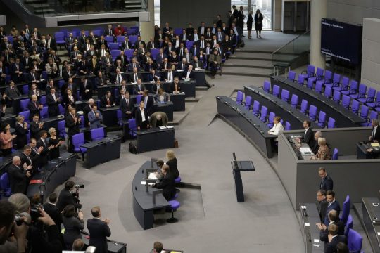 Υπέρ της έναρξης διαπραγματεύσεων με Β. Μακεδονία και Αλβανία η Μπούντεσταγκ