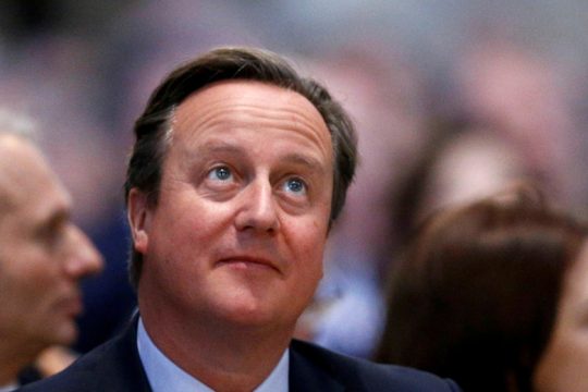 Δεν μετανιώνει, αλλά το… σκέφτεται για το Brexit ο Ντέιβιντ Κάμερον