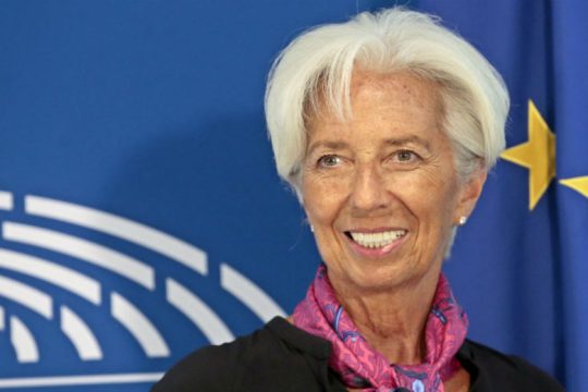 Επανεξέταση του στόχου-θηλιά για πρωτογενές πλεόνασμα 3,5%