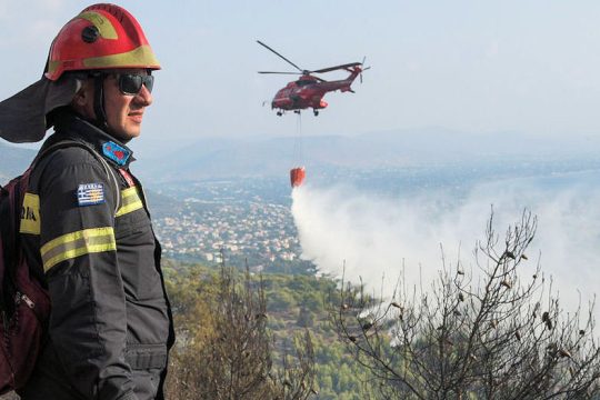 Καρδιοχτύπι με την πυρκαγιά στη Νέα Μάκρη