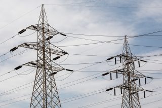 Κύριε Χατζηδάκη, μη διαλύσετε και τη ΔΕΗ όπως τον σιδηρόδρομο