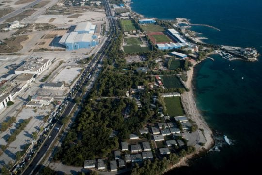 Ξεδιπλώνουν τα σχέδιά τους για το Ελληνικό οι δύο καζινάρχες