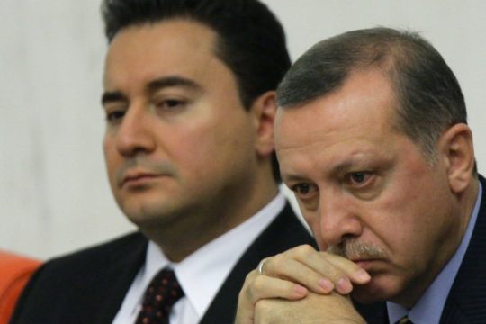 Νέο κόμμα προαναγγέλλει o πρώην αντιπρόεδρος της τουρκικής κυβέρνησης