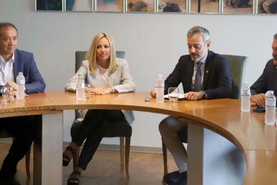 Πυρά Γεννηματά σε Ν.Δ. και ΣΥΡΙΖΑ για τον εκλογικό νόμο