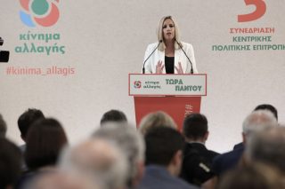 Σήμανε αντεπίθεση, ψάχνει αυτοπεποίθηση
