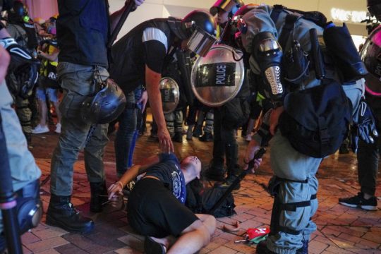 Νέα επεισόδια στο Χονγκ Κονγκ, ζητούν «απελευθέρωση» από τον Τραμπ