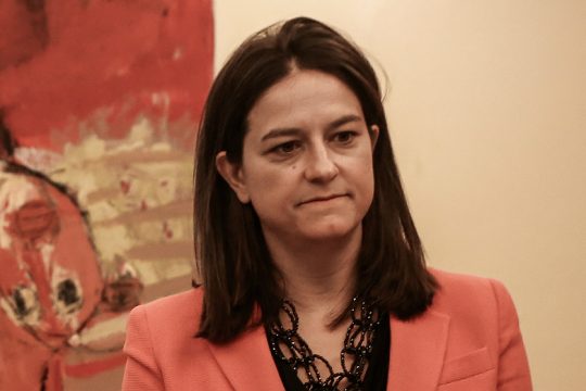 Πού είναι το μέιλ κυρία υπουργέ;