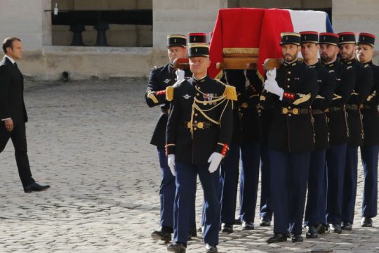Πλήθος κόσμου και δεκάδες ηγέτες στην κηδεία του Ζακ Σιράκ