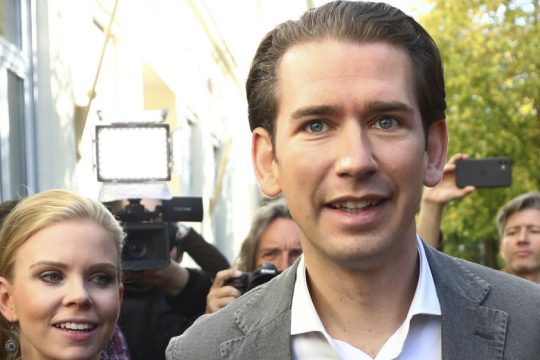 Ενισχυμένος ο Κουρτς, καταποντίστηκαν οι ακροδεξιοί στην Αυστρία