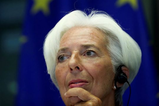 Κρ. Λαγκάρντ: «Να επανεξεταστούν με μεγάλη προσοχή» οι στόχοι για το ελληνικό πλεόνασμα