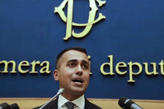 «Πράσινο» φως απ’ τα Πέντε Αστέρια για συγκυβέρνηση με το Δημοκρατικό Κόμμα