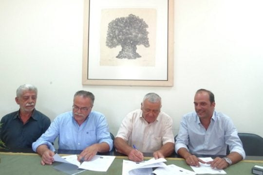 Υπογράφηκε η σύμβαση για την επέκταση του Λιμένα Κολυμβαρίου