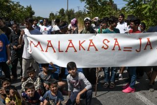 Διαμαρτυρία προσφύγων από τον καταυλισμό της Μαλακάσας