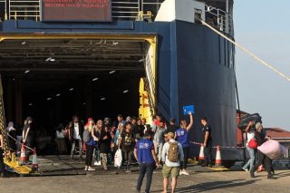 Γαλάζιες αντιδράσεις για τη μεταφορά προσφύγων στη Νέα Καβάλα Κιλκίς