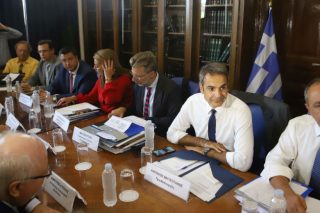 Ο Κυριάκος άκουσε στα γρήγορα τους παραγωγικούς φορείς