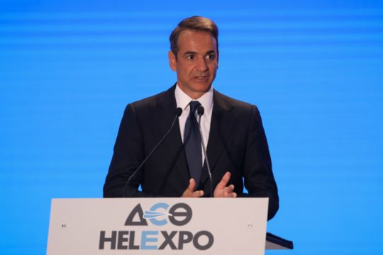 Υποσχέθηκε «ανάπτυξη για όλους», κρατώντας νεοφιλελεύθερο «καλάθι»
