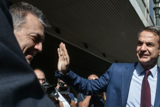 Εργασιακά και ασφαλιστικό στη συνάντηση Μητσοτάκη – Βρούτση