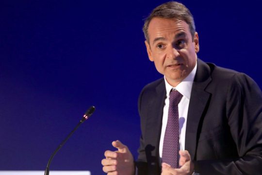 Με τους επιχειρηματίες ενάντια στους εργαζόμενους