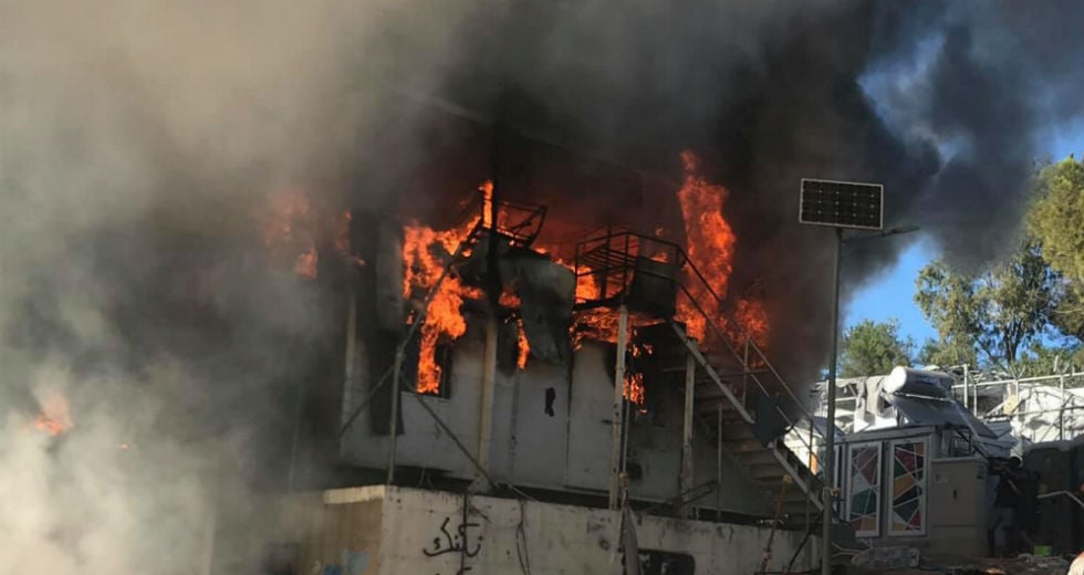 «Τραγικό γεγονός η φωτιά» λέει η Κομισιόν, υπόσχεται περαιτέρω στήριξη