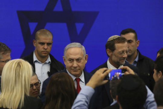Επιδρομές, ρουκέτες και αντιδράσεις μετά την υπόσχεση-«βόμβα» του Νετανιάχου