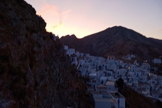 Καρούμπαλο εξ αριστερών