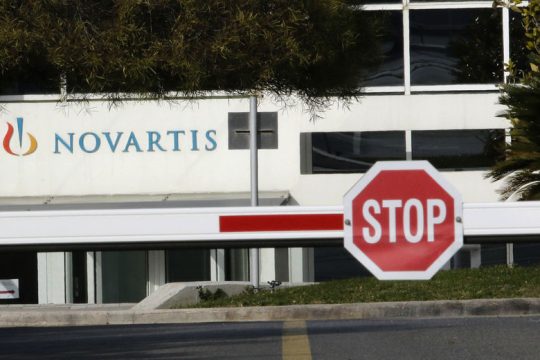 Κλήσεις για εξηγήσεις σε υπόπτους για διακίνηση μαύρου χρήματος από τη Novartis