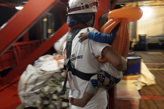 Νέο απαγορευτικό της Ιταλίας σε δύο διασωστικά με μετανάστες