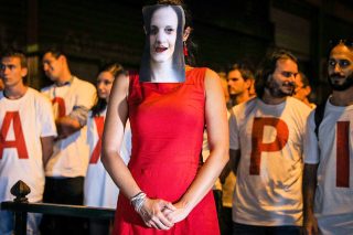 Πρώτη αντίδραση στον οδοστρωτήρα της «ανάπτυξης»