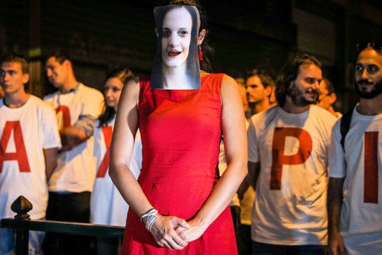Πρώτη αντίδραση στον οδοστρωτήρα της «ανάπτυξης»