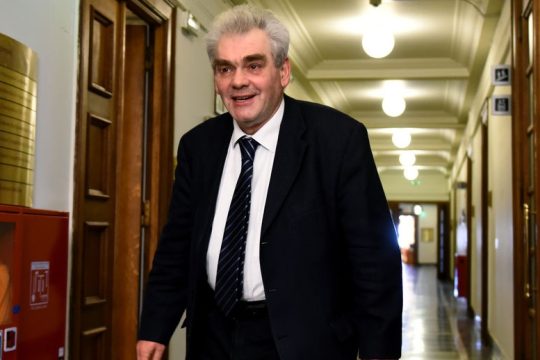 Ταχύ πέρασμα από τη Βουλή και εξέταση από τη Δικαιοσύνη