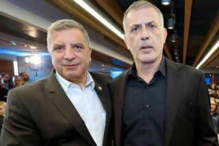 Στη θέση του