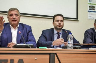 Ο Πατούλης ψάχνει ένα… παλάτι για την Περιφέρεια
