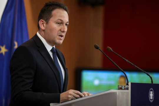 Κυβερνητικό κάλεσμα για ένταξη στη ρύθμιση των 120 δόσεων