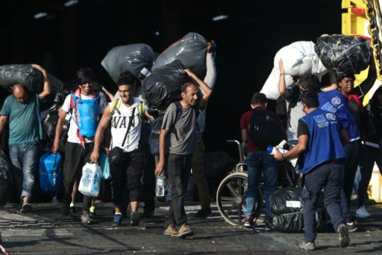 Προσωρινή στέγη για πρόσφυγες από το κέντρο υποδοχής της Μόριας