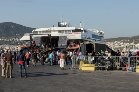 Φεύγουν από τη Μόρια, ανέτοιμη να τους υποδεχτεί η βόρεια Ελλάδα