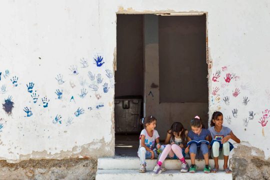 Ενεση… ευαισθησίας σε 117 προσφυγόπουλα