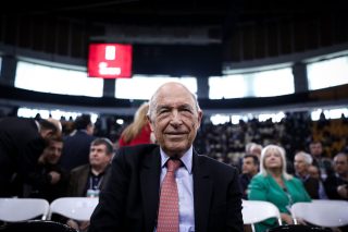 «Είσαι η και λέγεσαι;»