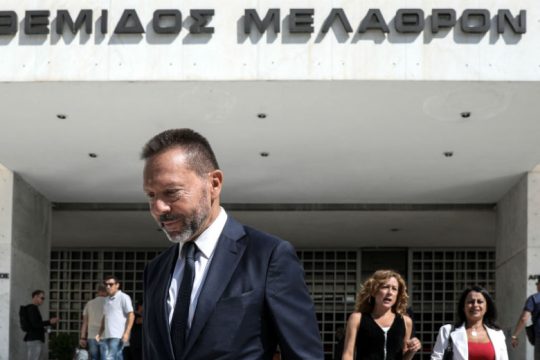 Στους εισαγγελείς για τη Novartis Στουρνάρας και Ράικου