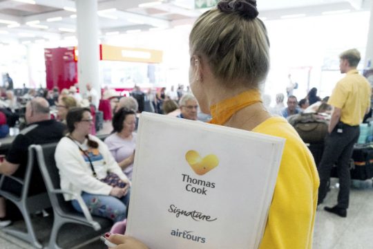 Τσουνάμι στον ελληνικό τουρισμό μετά τη mega χρεωκοπία