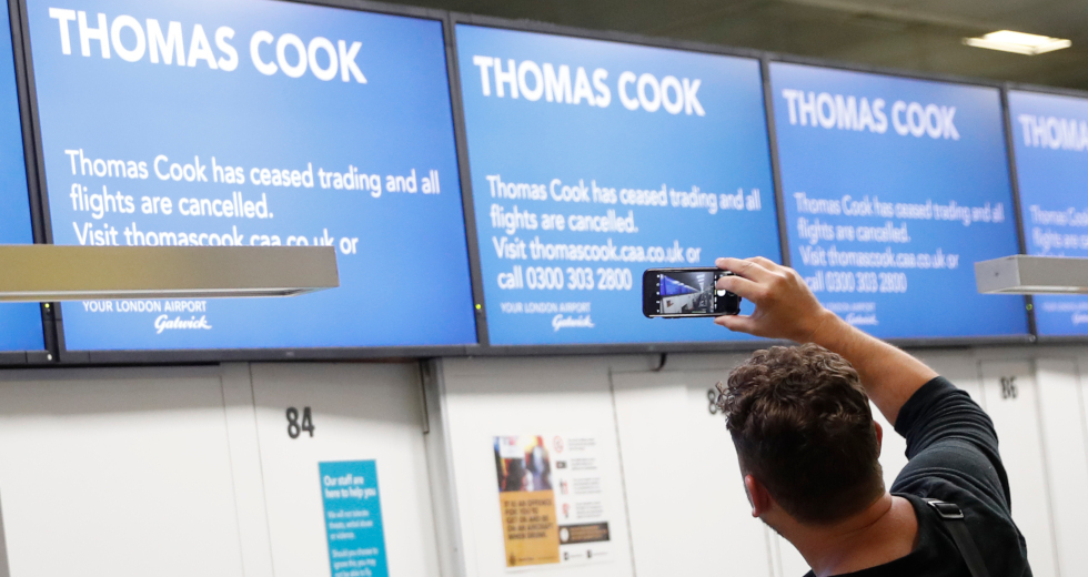 Ομολογία Θεοχάρη για την Thomas Cook και πυρά από τον ΣΥΡΙΖΑ