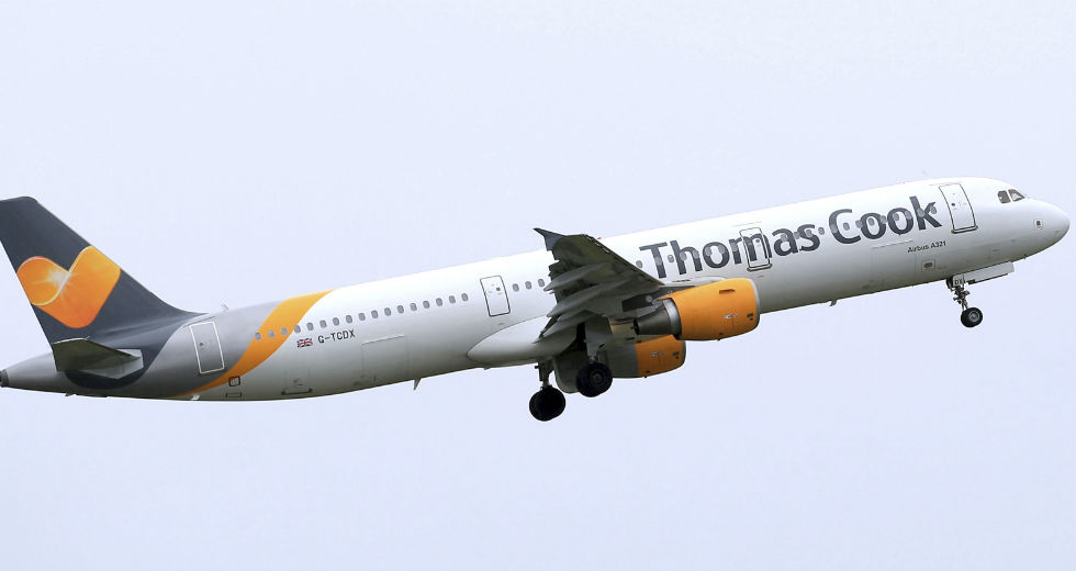 Κατέρρευσε η Thomas Cook, στον αέρα η επιστροφή 600.000 ταξιδιωτών