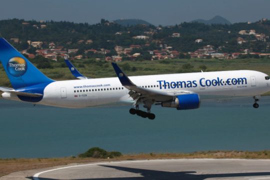 «Σεισμός» στον ελληνικό τουρισμό λόγω Thomas Cook, λένε πράκτορες και ξενοδόχοι